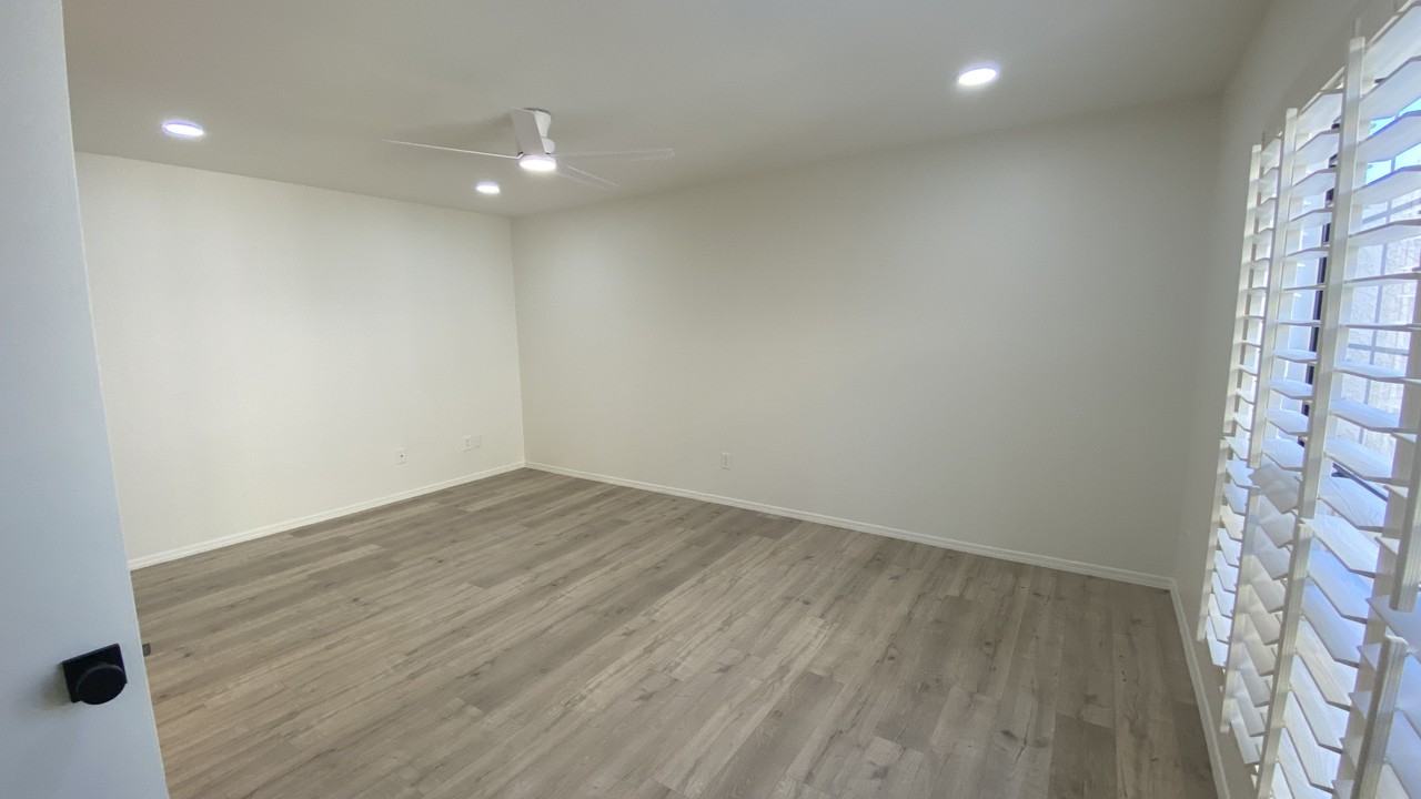 8215 N 21st Dr - Photo 7 of 46