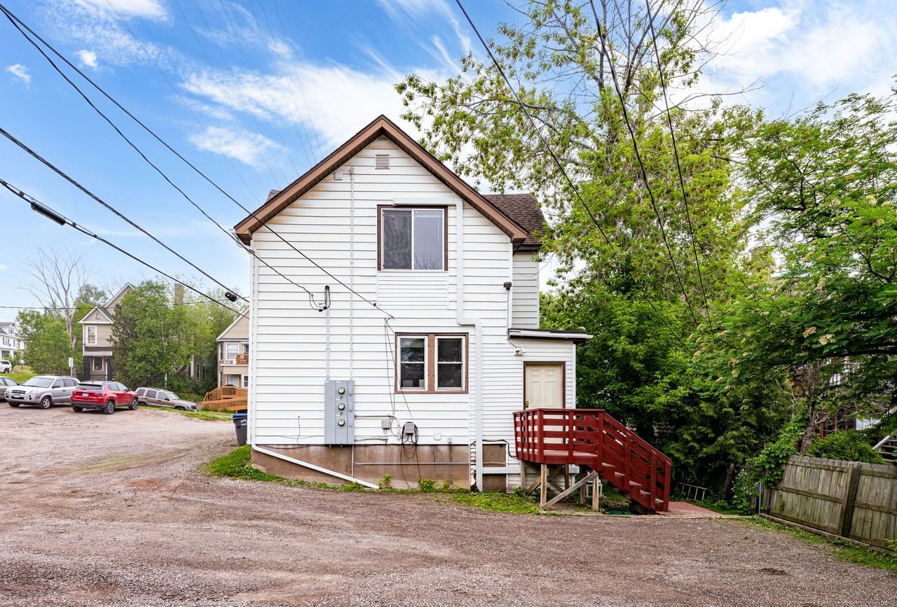 315 N 14Th Ave E - Photo 2 of 45