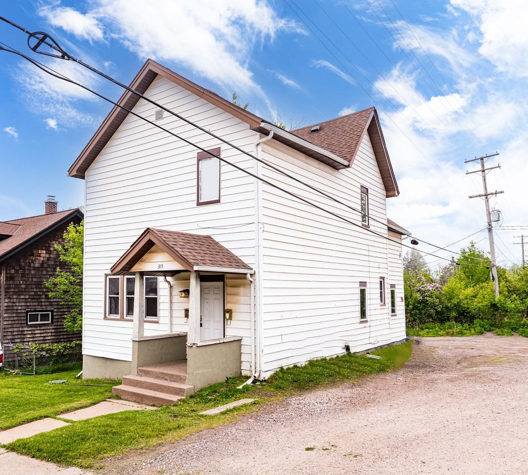 315 N 14Th Ave E - Photo 3 of 45