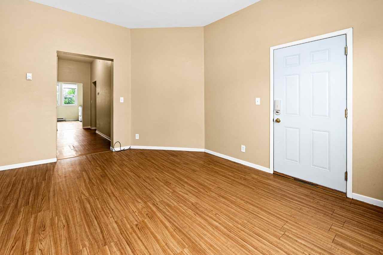 315 N 14Th Ave E - Photo 5 of 18