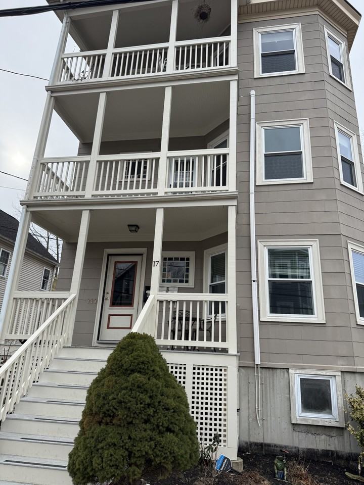 17 Wyvern St #2 - Photo 2 of 16