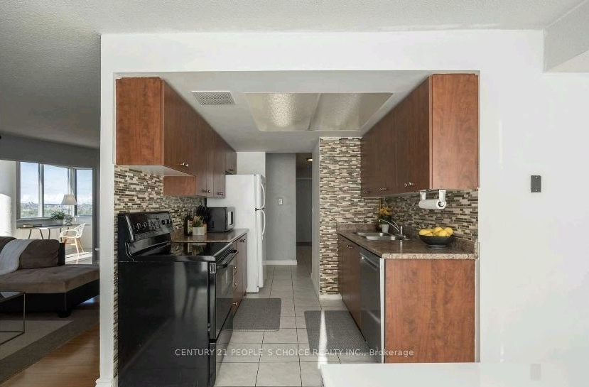 21 Markbrook Lane - Photo 2 of 8