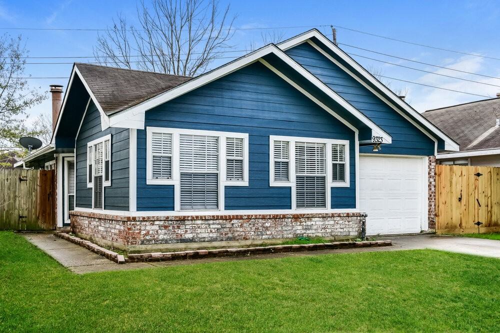 9323 Crescent Moon Dr - Photo 3 of 25