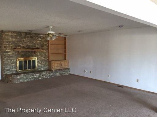 7404 NW 115th St - Photo 3 of 11