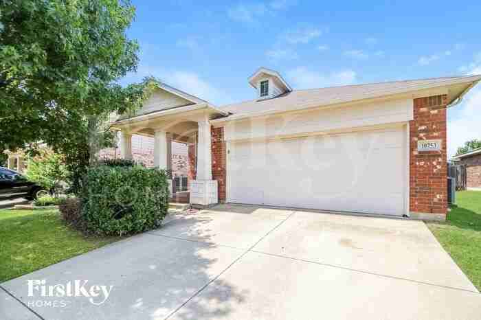 10753 Kittering Trl - Photo 2 of 15