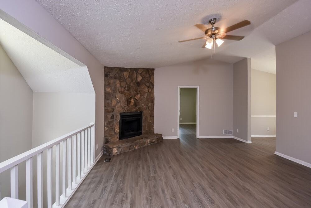 4792 Rock Island Ln Nw - Photo 5 of 17