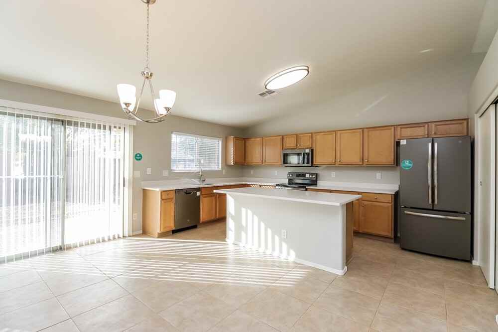 9283 W Mission Ln - Photo 6 of 16