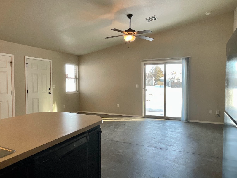 505 W Meadow Creek Cir #505 - Photo 2 of 15