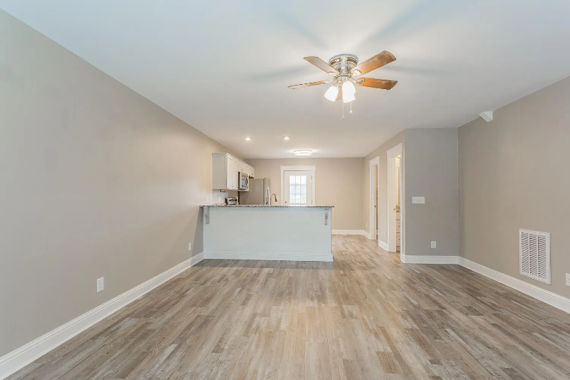 501 N Varnell Rd #B - Photo 3 of 20
