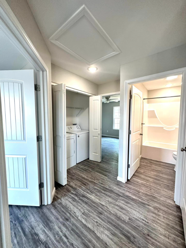 104 Laurel St #C - Photo 3 of 4