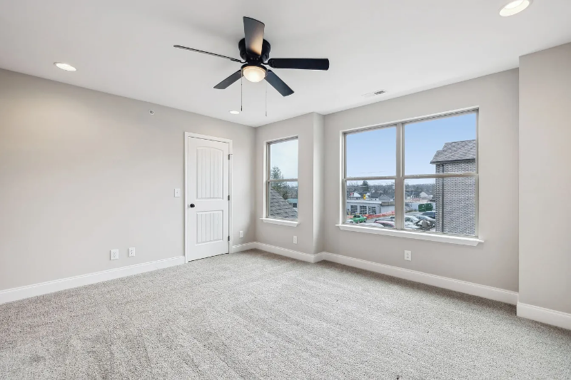 122 W Broad St - Photo 3 of 20