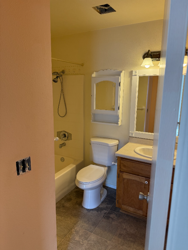 173 E Knotts St - Photo 3 of 4