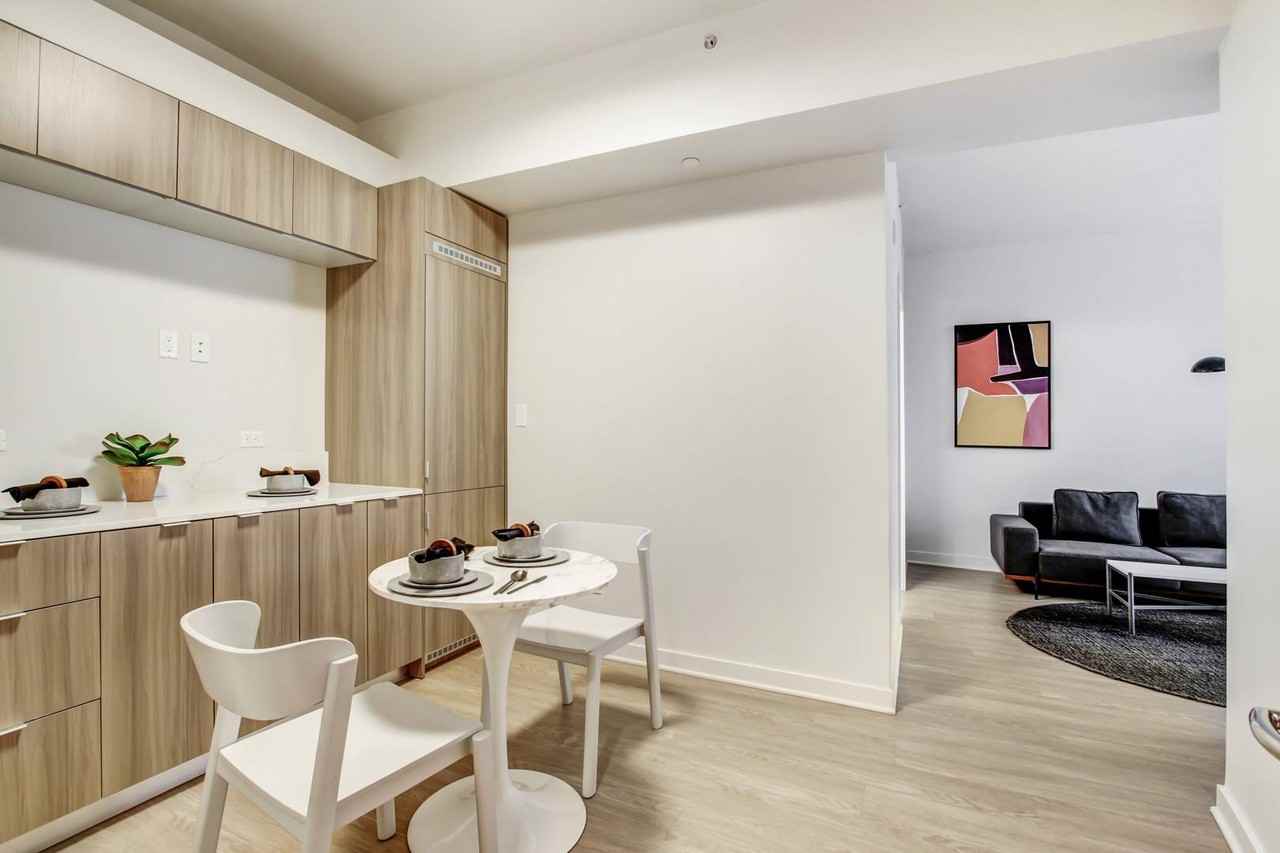 Wilshire Margot - Photo 5 of 50