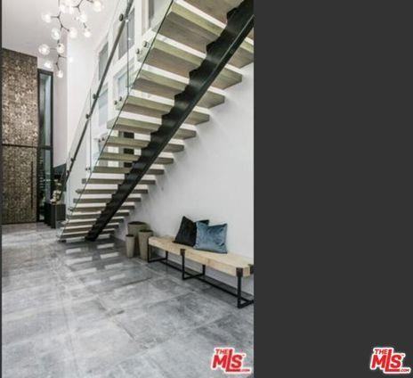 11241 Blix St - Photo 3 of 8