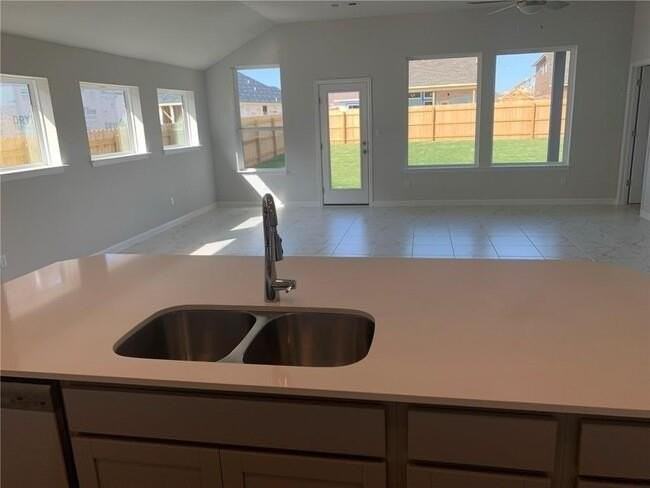 206 Mangold Dr - Photo 4 of 25