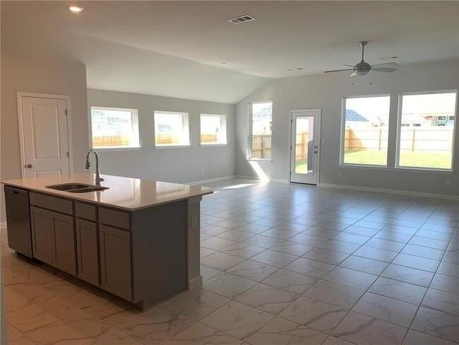 206 Mangold Dr - Photo 6 of 25