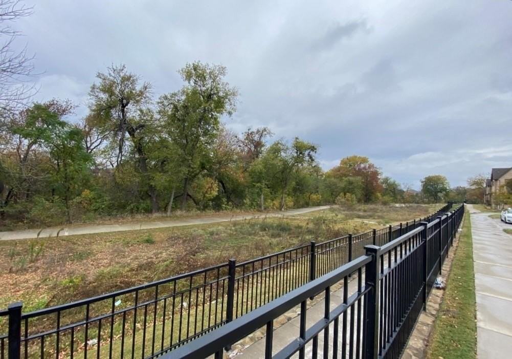 1918 Mcclane Dr - Photo 5 of 31