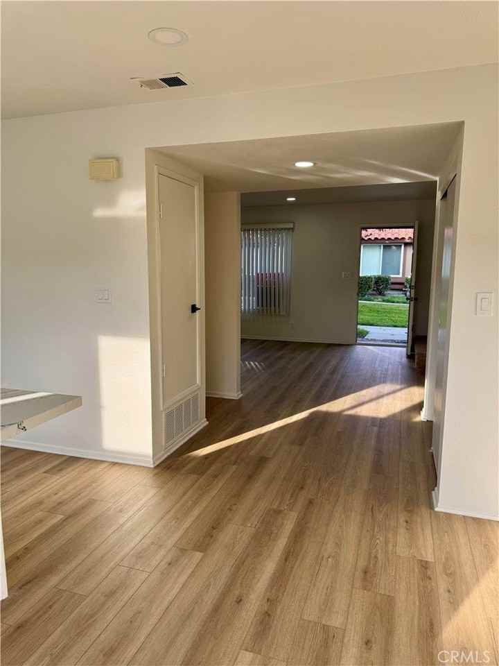 4810 Daroca Way - Photo 5 of 8