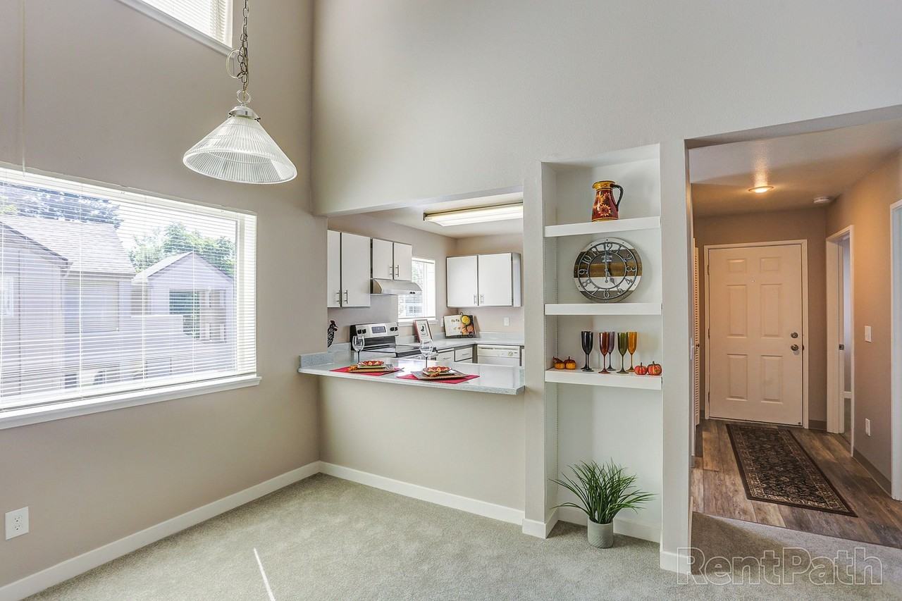 Lexington Apartments - Photo 2 of 27