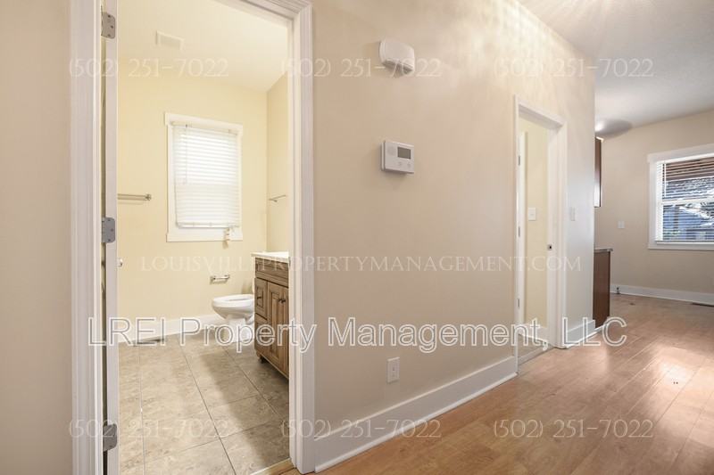 2318 W Kentucky St - Photo 3 of 15