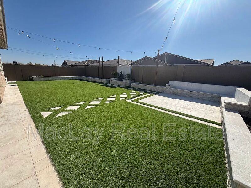 2349 E Citadel Dr - Photo 3 of 12