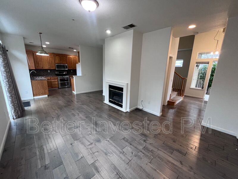 1429 Woodside Cir - Photo 2 of 21