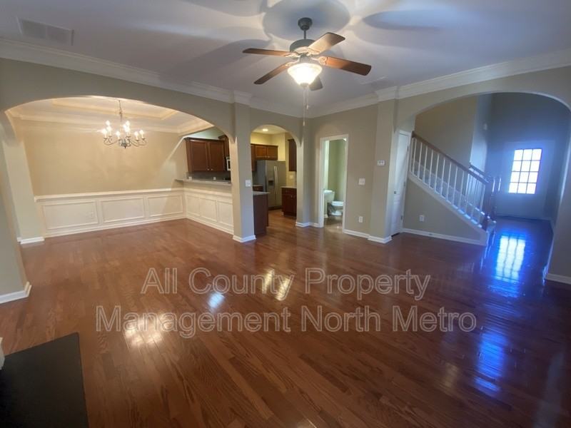 5365 Donehoo Ct - Photo 3 of 12