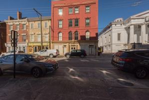 featured image of 25 W Bank St