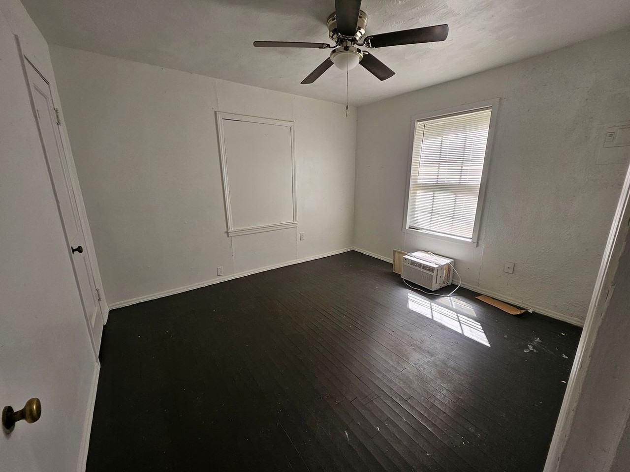 112 W Cedar Ave - Photo 3 of 19