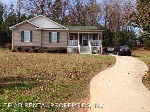 104 Mission Heights - Photo 2 of 13