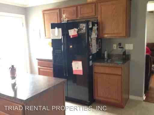 104 Mission Heights - Photo 3 of 13