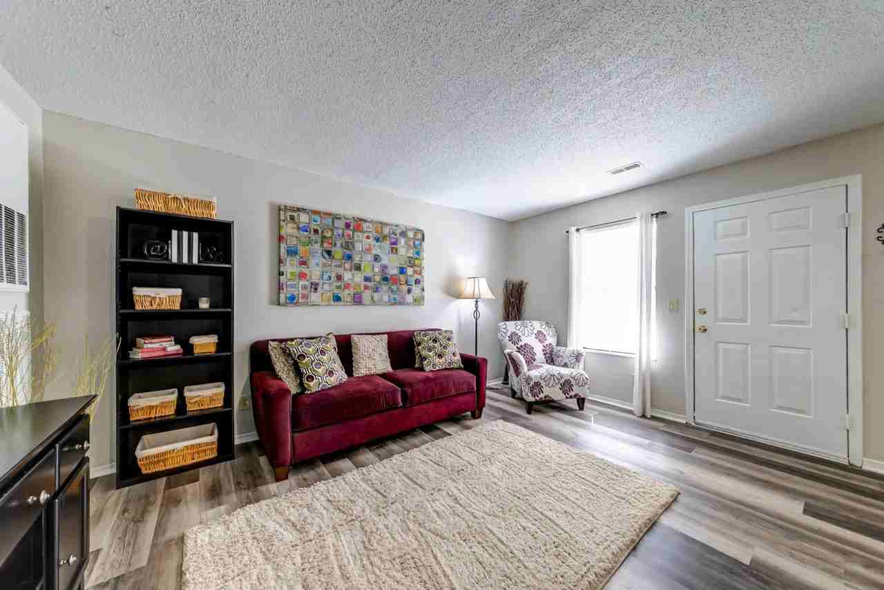 Casalon Parkway Apartments - Photo 3 of 40