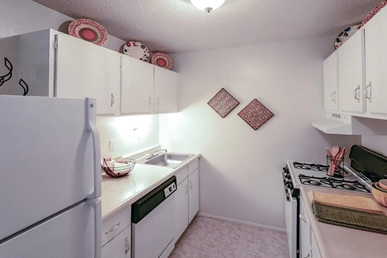 Whispering Lake Apartments - Photo 7 of 49