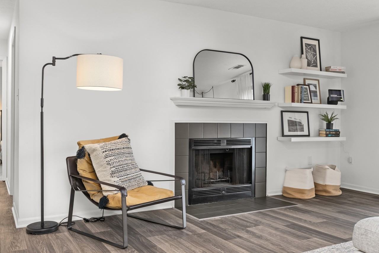 Eagle Ridge Apartments - Photo 4 of 37