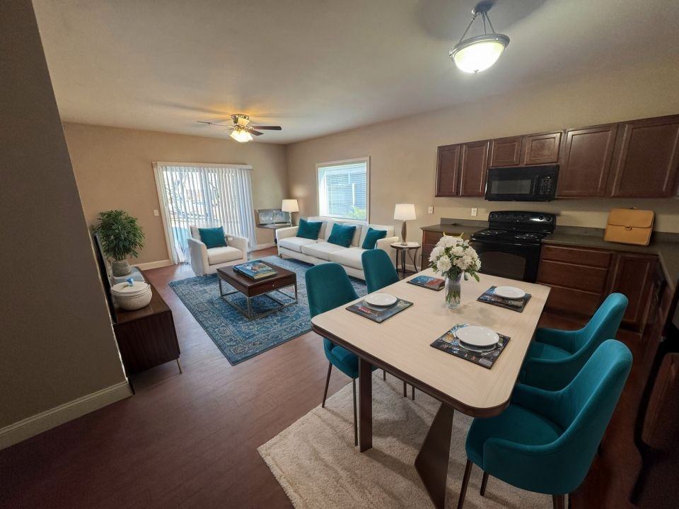 910 10th St W #122 - Photo 3 of 5