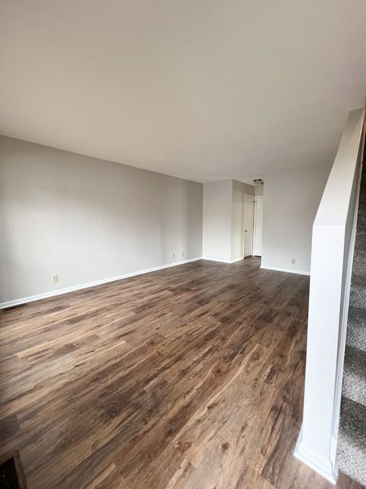 Condor Court - Photo 2 of 28