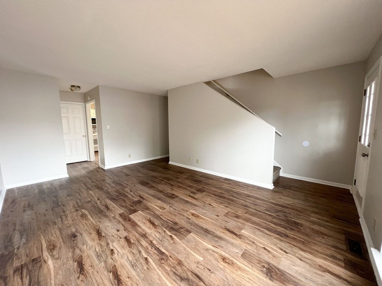 Condor Court - Photo 3 of 28