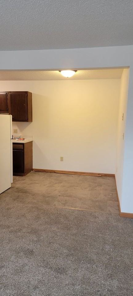 218 21st St Nw #18 - Photo 2 of 12