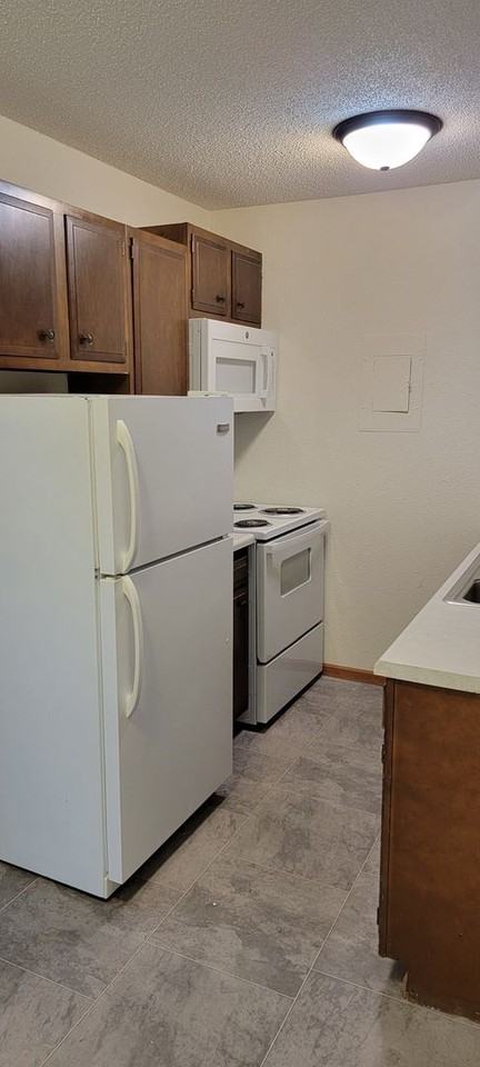 218 21st St Nw #18 - Photo 3 of 12