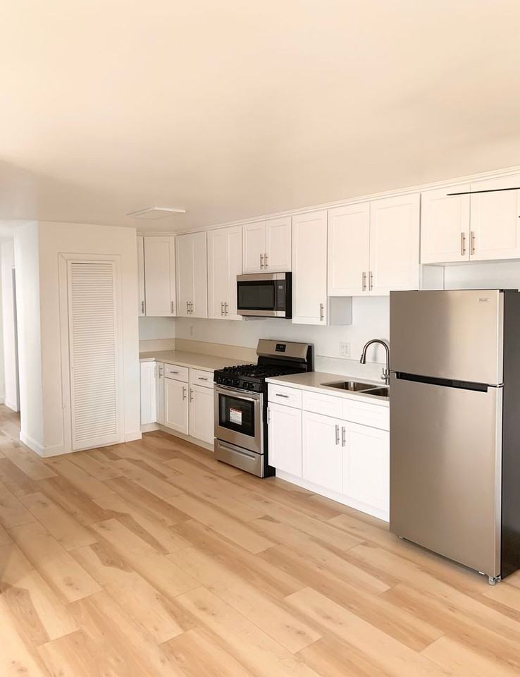 14011 S Budlong Ave - Photo 2 of 12