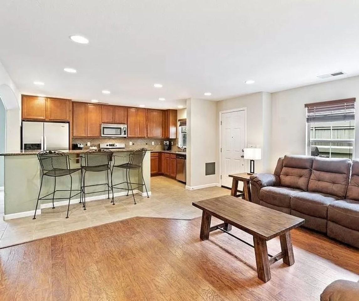 7686 Pebblestone Way - Photo 2 of 5