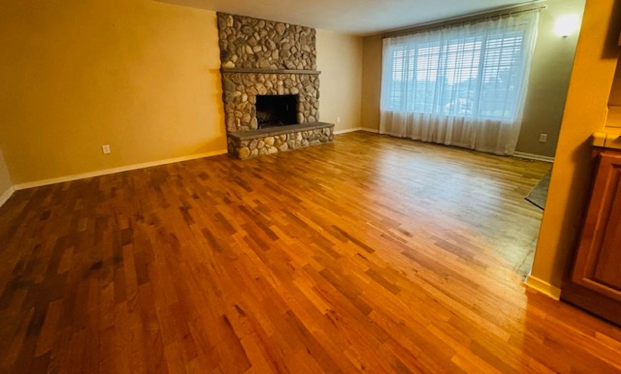 17098 Marlee Dr - Photo 3 of 23