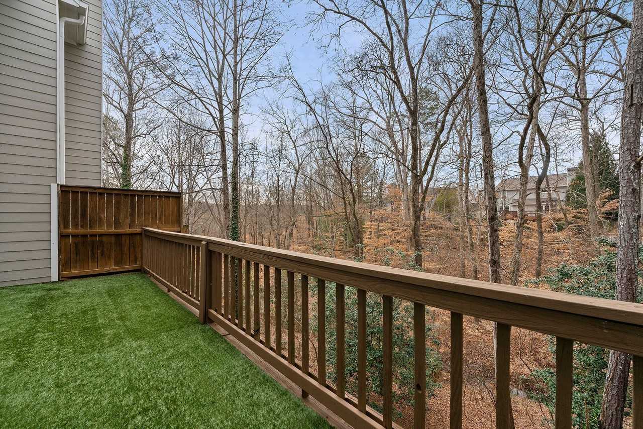 407 Bridle Path - Photo 7 of 17