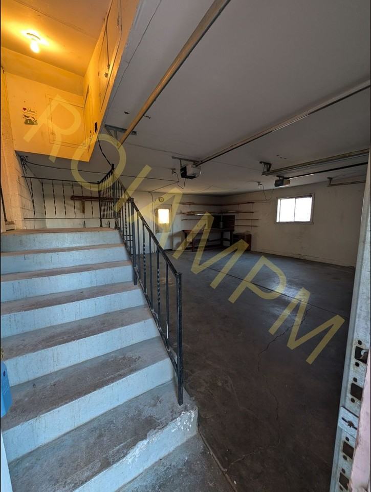 939 N Eisenhower St - Photo 3 of 42