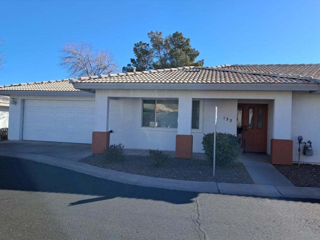 133 S 8th Pl - Photo 2 of 13