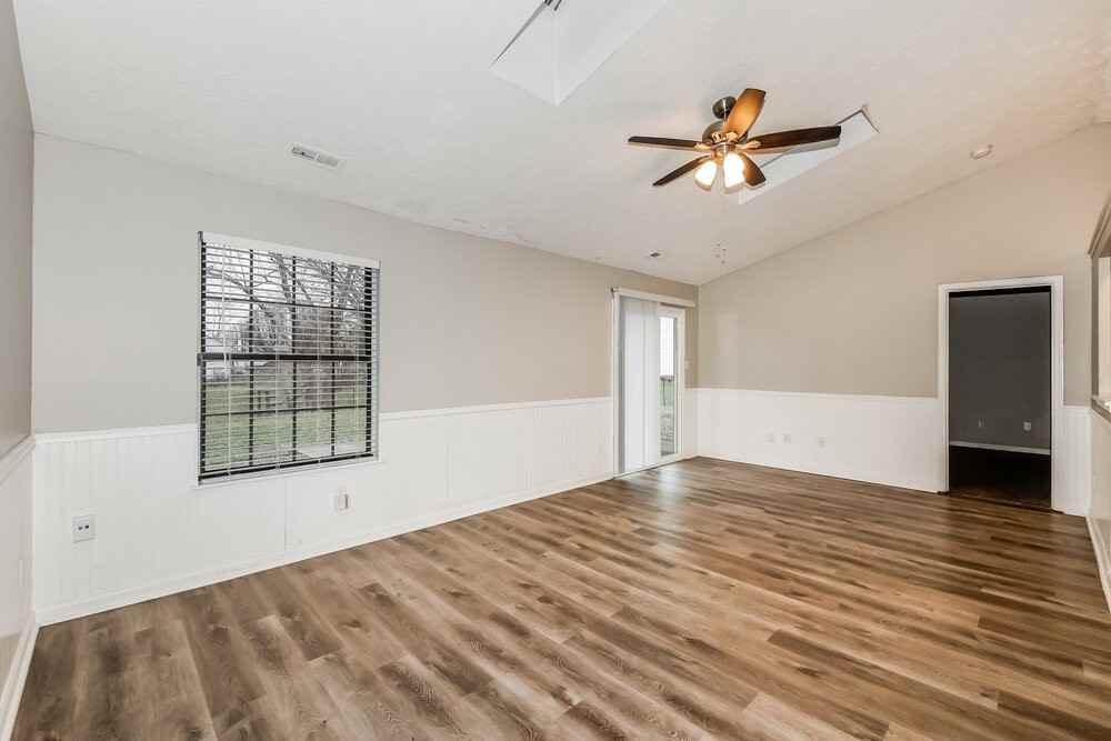 6210 Carrie Cir - Photo 4 of 15