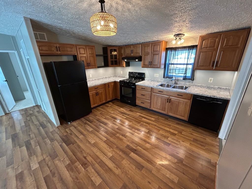 140 Market St - Photo 2 of 11