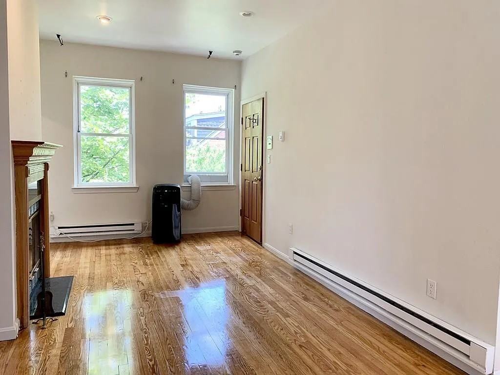 84 W Concord St #6 - Photo 2 of 3