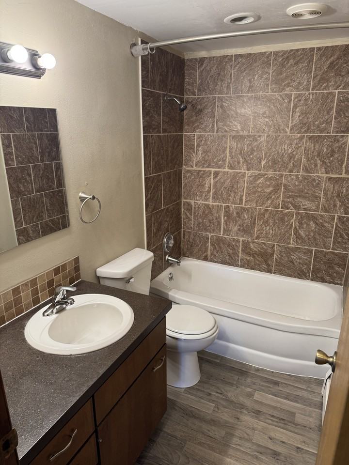 648 11th Avenue Southwest #3 - Photo 2 of 12