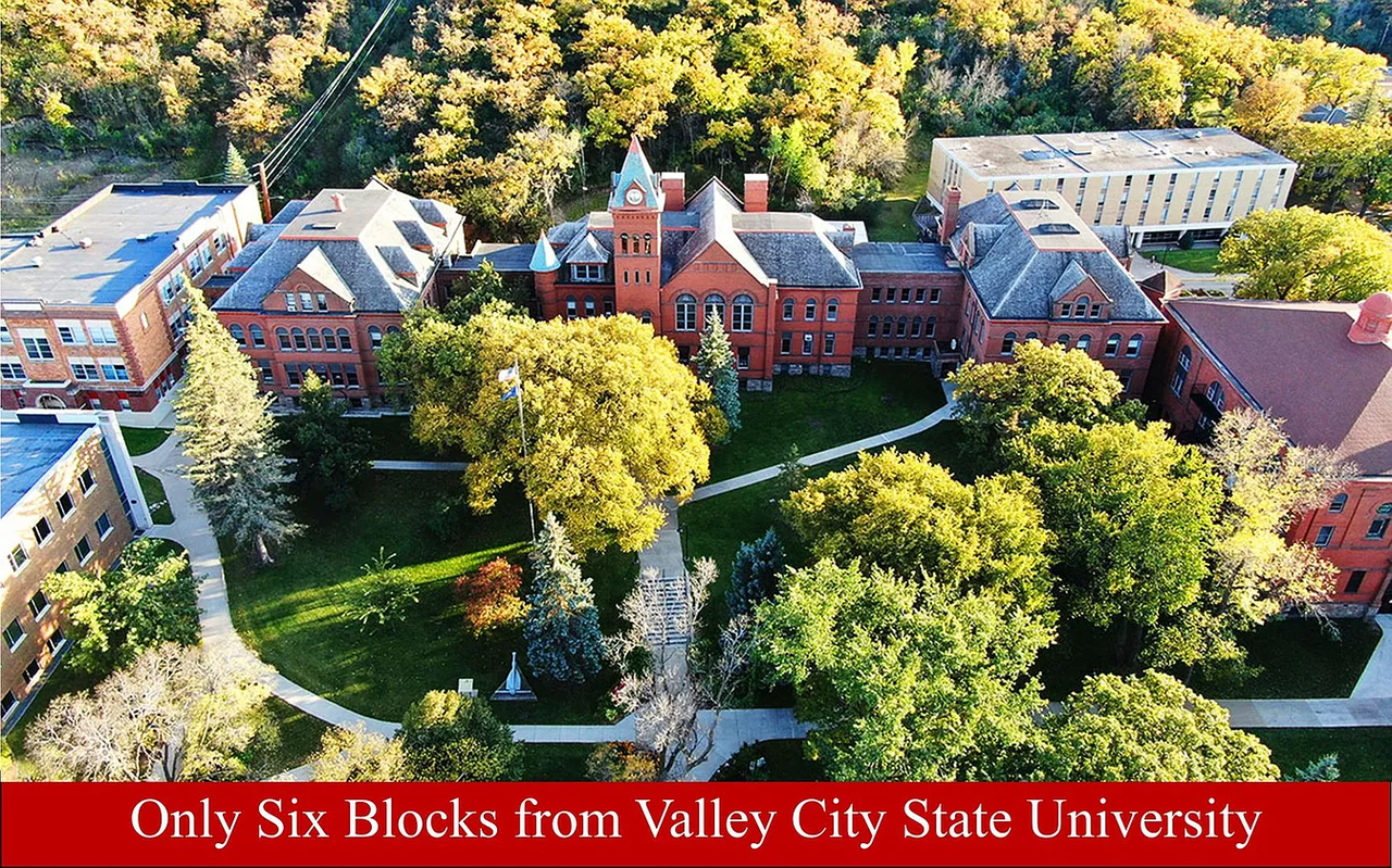 648 11th Avenue Southwest #3 - Photo 7 of 12